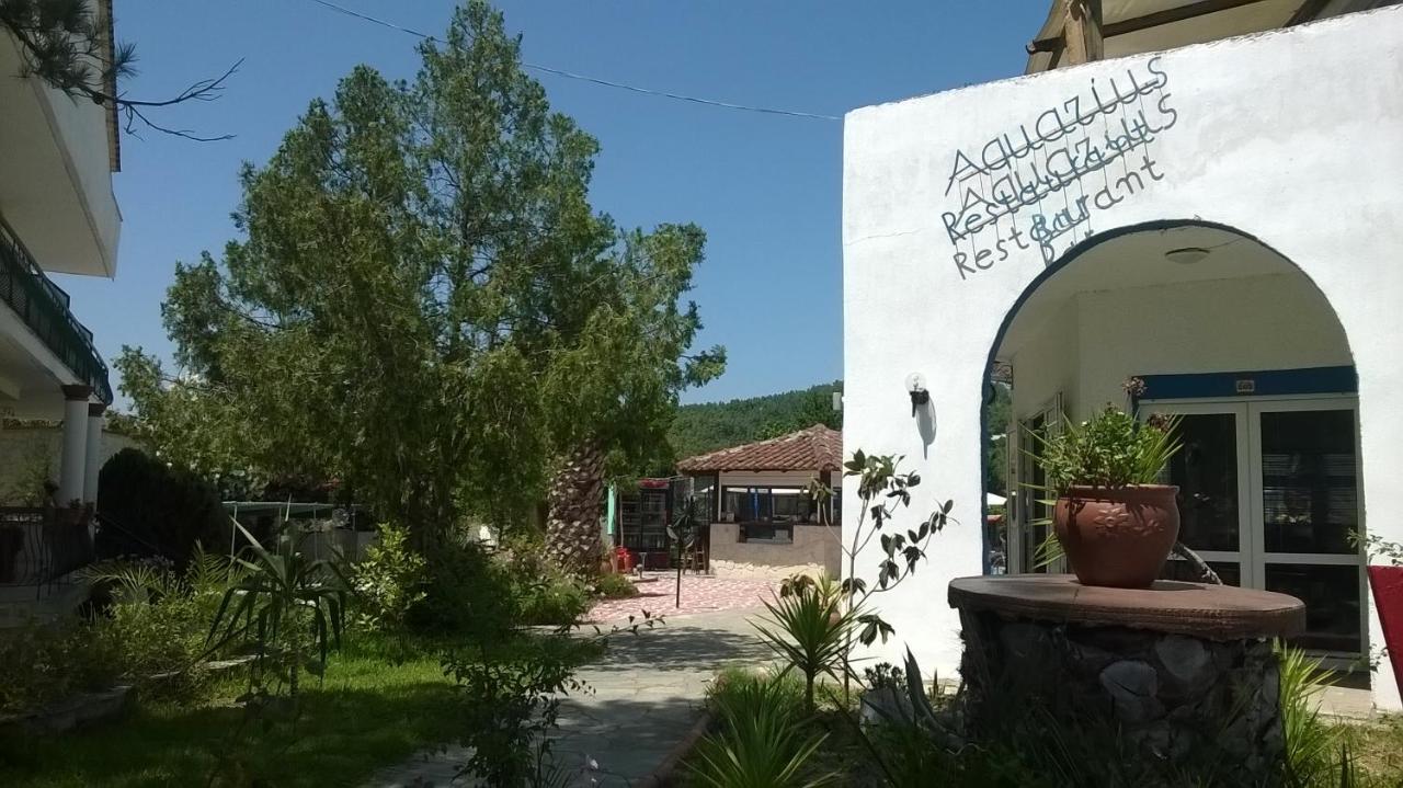 Aquarius Hotel Fourka Exterior photo